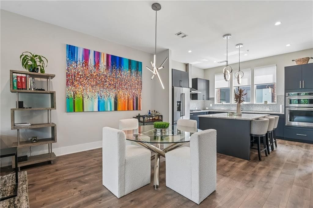 3 bedroom, 4 bathroom, 1,977 sq ft townhouse for sale at 1213 Chelsea Circle, Atlanta, GA 30318 — photo 2