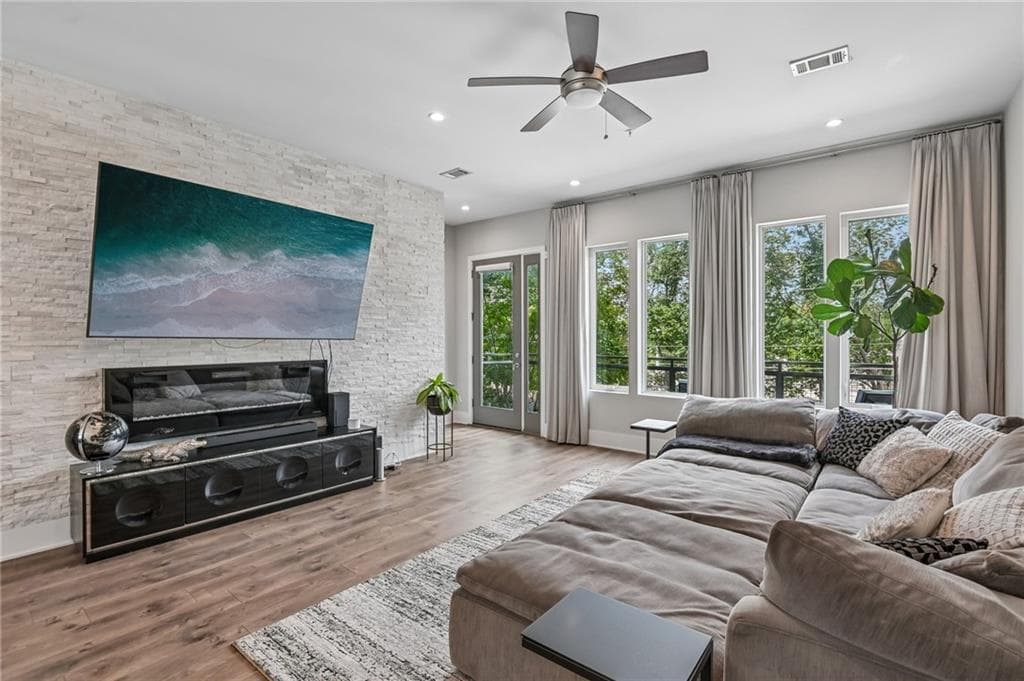 3 bedroom, 4 bathroom, 1,977 sq ft townhouse for sale at 1213 Chelsea Circle, Atlanta, GA 30318 — photo 6