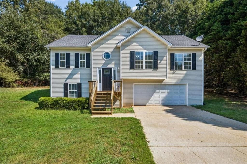 4 bedroom, 2 bathroom, 1,828 sq ft home for sale at 208 Albert Lane, Jefferson, GA