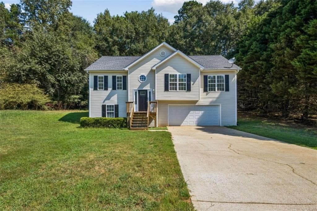 4 bedroom, 2 bathroom, 1,828 sq ft single family residence for sale at 208 Albert Lane, Jefferson, GA 30549 — photo 2