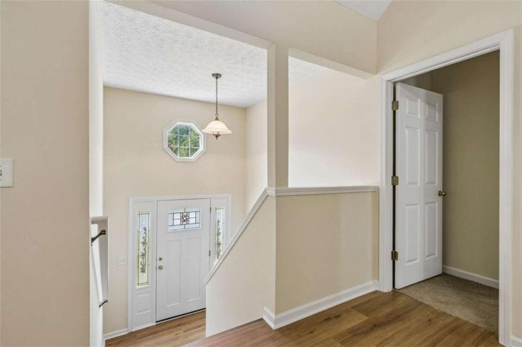 4 bedroom, 2 bathroom, 1,828 sq ft single family residence for sale at 208 Albert Lane, Jefferson, GA 30549 — photo 7