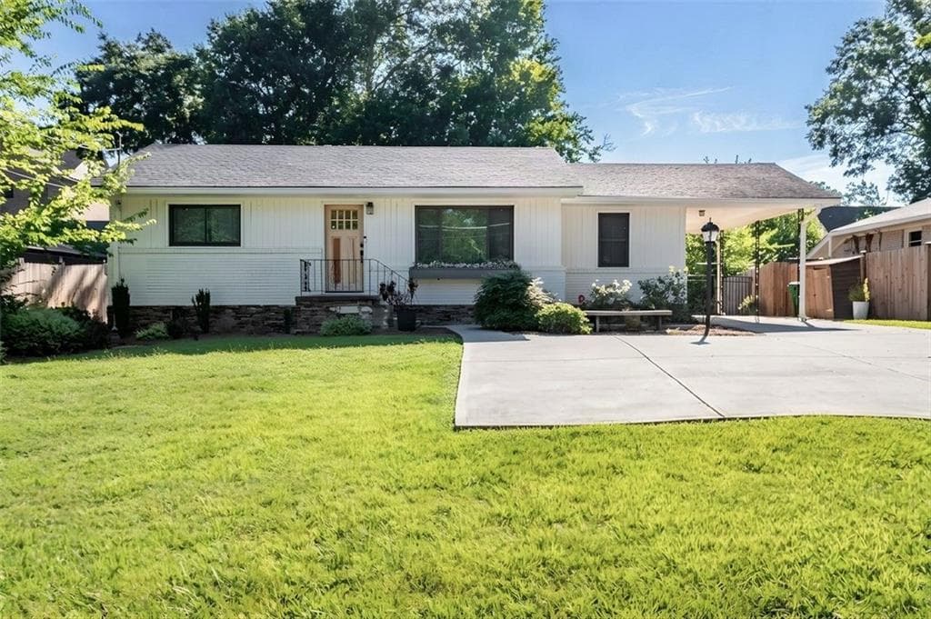 3 bedroom, 1 bathroom, 1,080 sq ft single family residence for sale at 1416 N Druid Hills Road, Atlanta, GA 30319