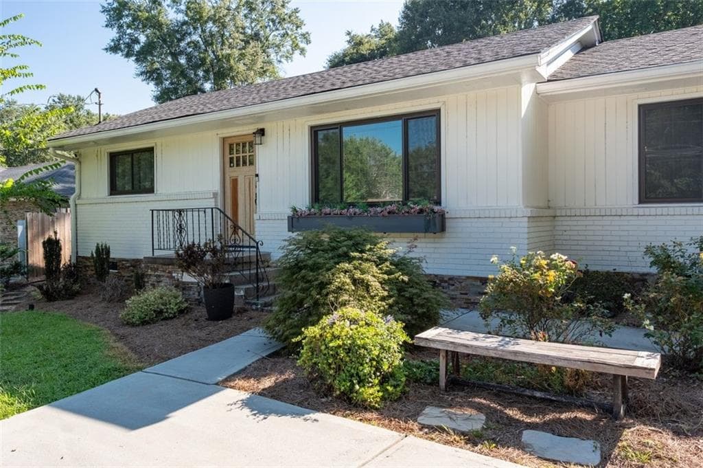 3 bedroom, 1 bathroom, 1,080 sq ft single family residence for sale at 1416 N Druid Hills Road, Atlanta, GA 30319 — photo 4
