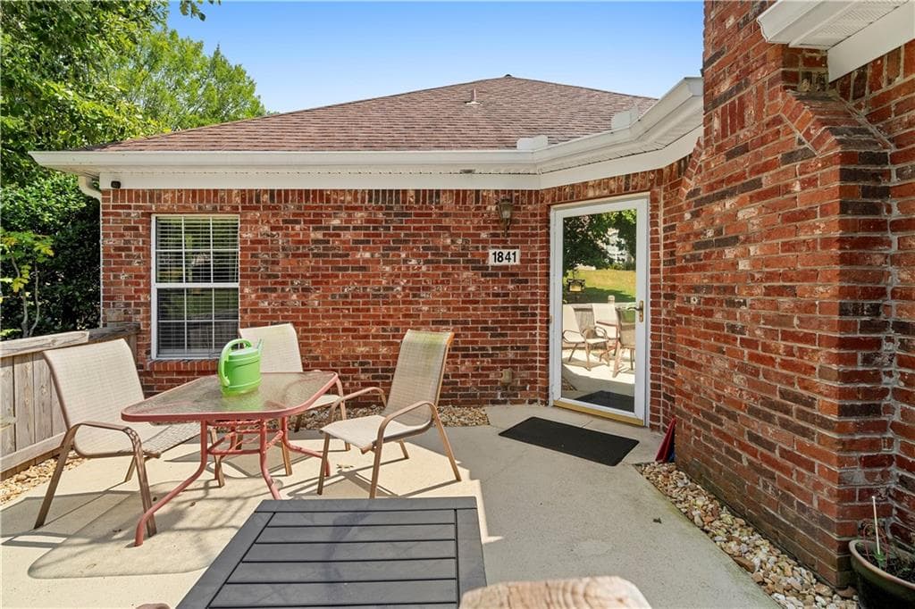 2 bedroom, 2 bathroom, 1,211 sq ft condominium for sale at 1841 Kolb Farm Circle, Marietta, GA 30008 — photo 4