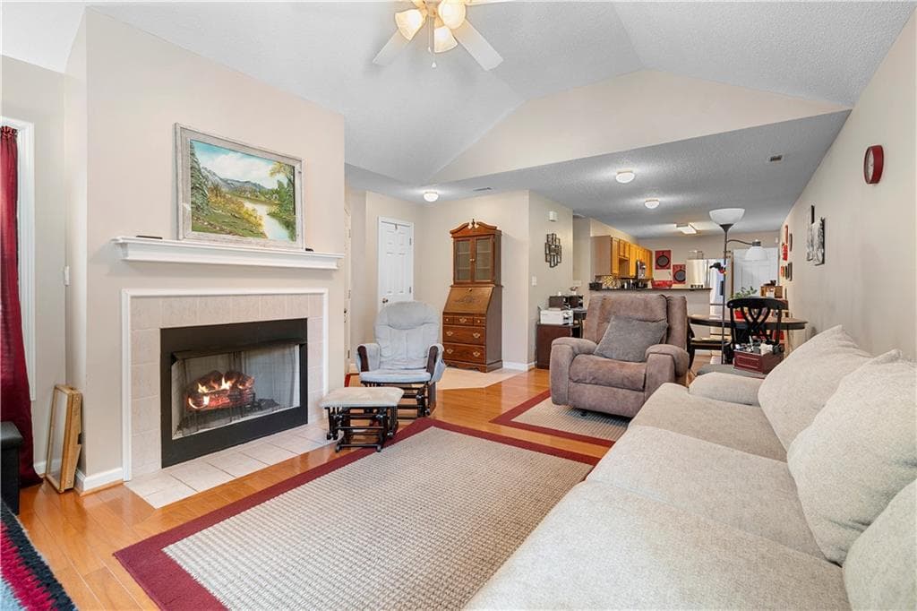 2 bedroom, 2 bathroom, 1,211 sq ft condominium for sale at 1841 Kolb Farm Circle, Marietta, GA 30008 — photo 10