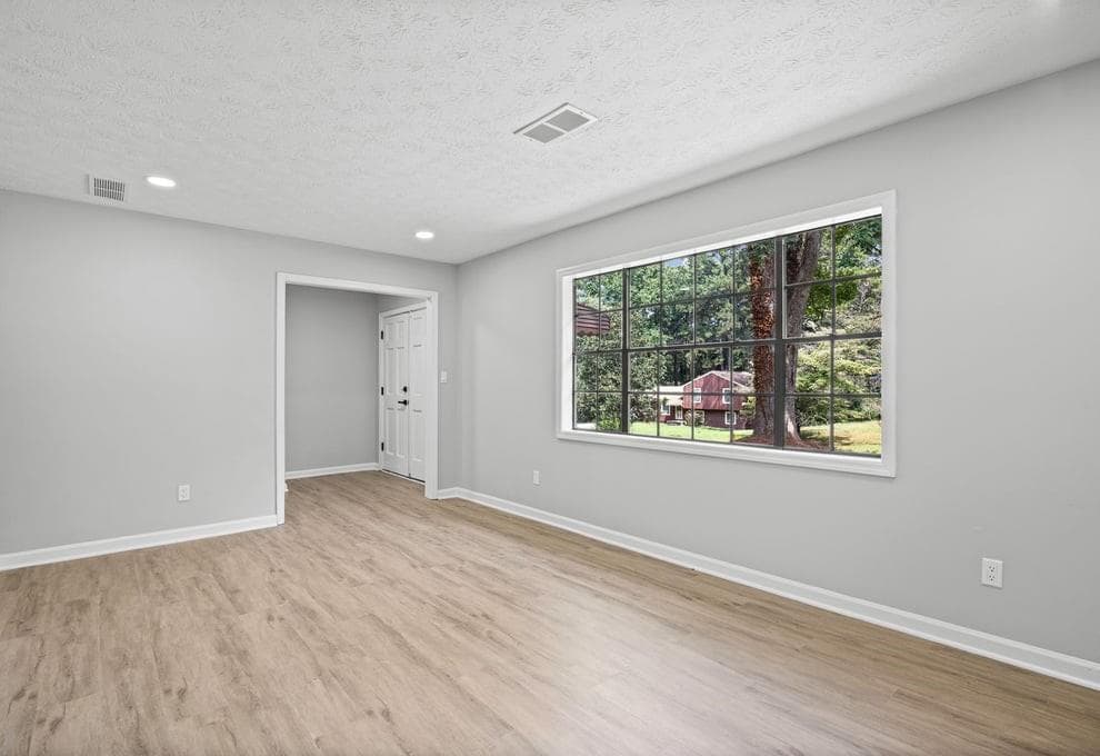 3 bedroom, 3 bathroom, 2,325 sq ft single family residence for sale at 6883 Creekmoor Lane, Riverdale, GA 30296 — photo 10