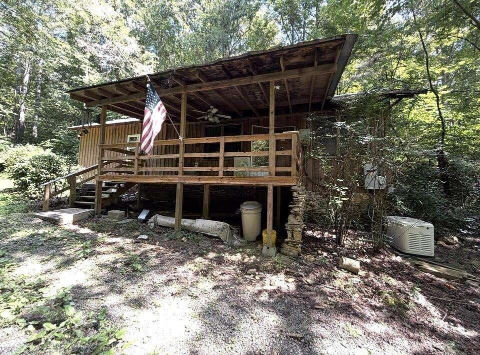 2 bedroom, 1 bathroom, 969 sq ft single family residence for sale at 202 Standing Rock Lane, Ellijay, GA 30540 — photo 1 of 15