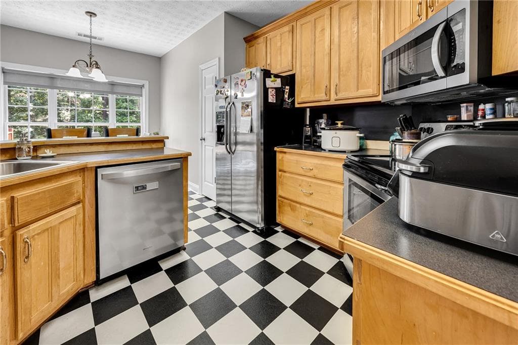 4 bedroom, 2 bathroom, 4,266 sq ft single family residence for sale at 405 Rosser Road, Covington, GA 30016 — photo 10