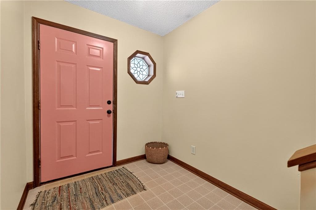 3 bedroom, 2 bathroom, 2,028 sq ft single family residence for sale at 919 Walker Avenue, Atlanta, GA 30316 — photo 5
