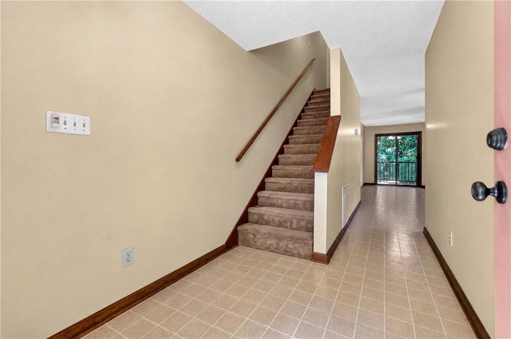 3 bedroom, 2 bathroom, 2,028 sq ft single family residence for sale at 919 Walker Avenue, Atlanta, GA 30316 — photo 6