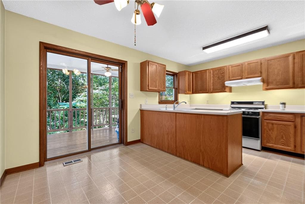 3 bedroom, 2 bathroom, 2,028 sq ft single family residence for sale at 919 Walker Avenue, Atlanta, GA 30316 — photo 8