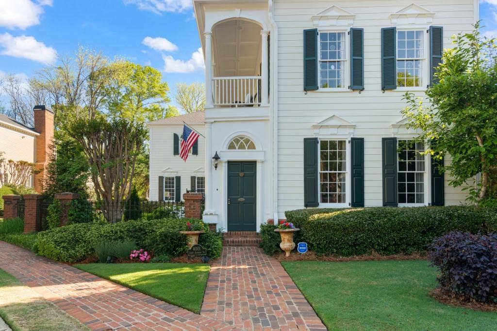4 bedroom, 4 bathroom, 3,987 sq ft single family residence for sale at 4001 Saint Andrews Square, Duluth, GA 30096 — photo 3
