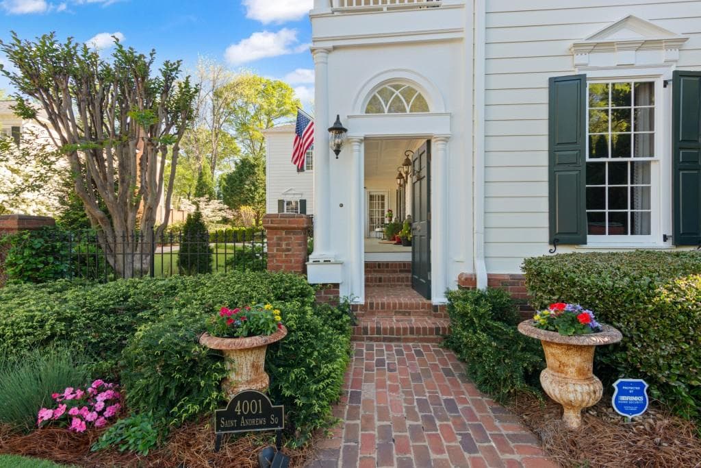 4 bedroom, 4 bathroom, 3,987 sq ft single family residence for sale at 4001 Saint Andrews Square, Duluth, GA 30096 — photo 4