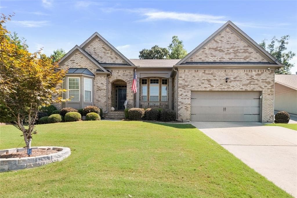 3 bedroom, 2 bathroom, 2,287 sq ft single family residence for sale at 6595 Bransford Drive, Cumming, GA 30040 — photo 1 of 40