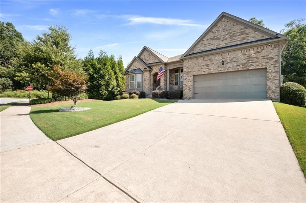 3 bedroom, 2 bathroom, 2,287 sq ft single family residence for sale at 6595 Bransford Drive, Cumming, GA 30040 — photo 3