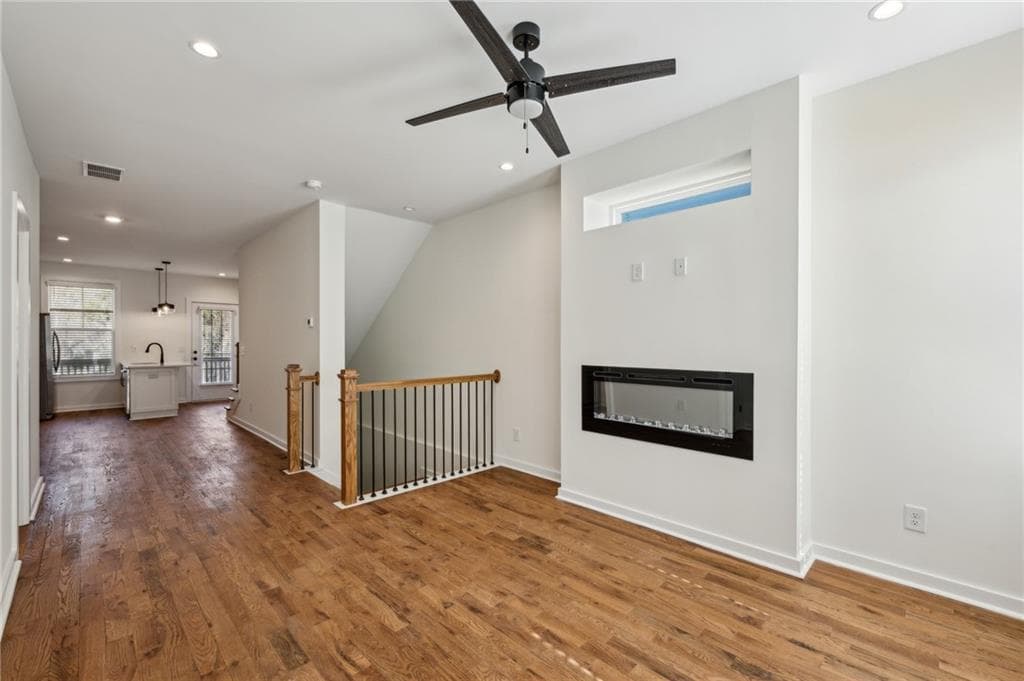 3 bedroom, 4 bathroom, 1,676 sq ft townhouse for sale at 1095 Tucker Avenue 503, Atlanta, GA 30310 — photo 3