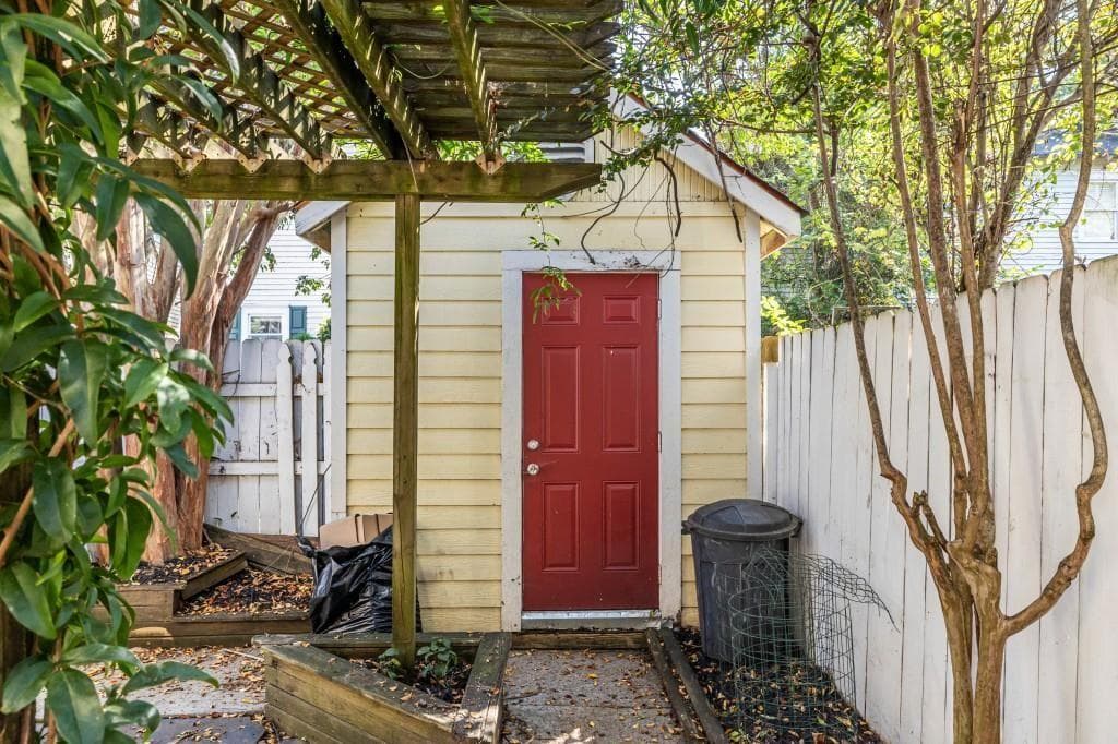 2 bedroom, 2 bathroom, 1,134 sq ft single family residence for sale at 320 Glenwood Avenue, Atlanta, GA 30312 — photo 3