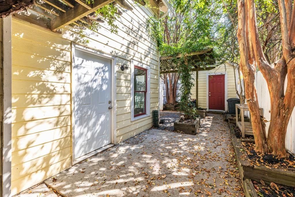2 bedroom, 2 bathroom, 1,134 sq ft single family residence for sale at 320 Glenwood Avenue, Atlanta, GA 30312 — photo 6