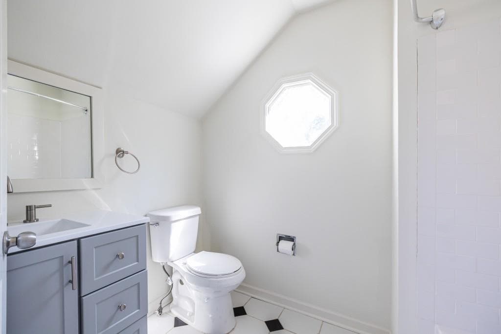 2 bedroom, 2 bathroom, 1,134 sq ft single family residence for sale at 320 Glenwood Avenue, Atlanta, GA 30312 — photo 8