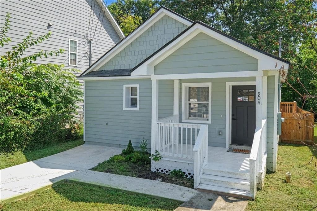 3 bedroom, 2 bathroom, 1,275 sq ft single family residence for sale at 904 Welch Street SW, Atlanta, GA 30310 — photo 6