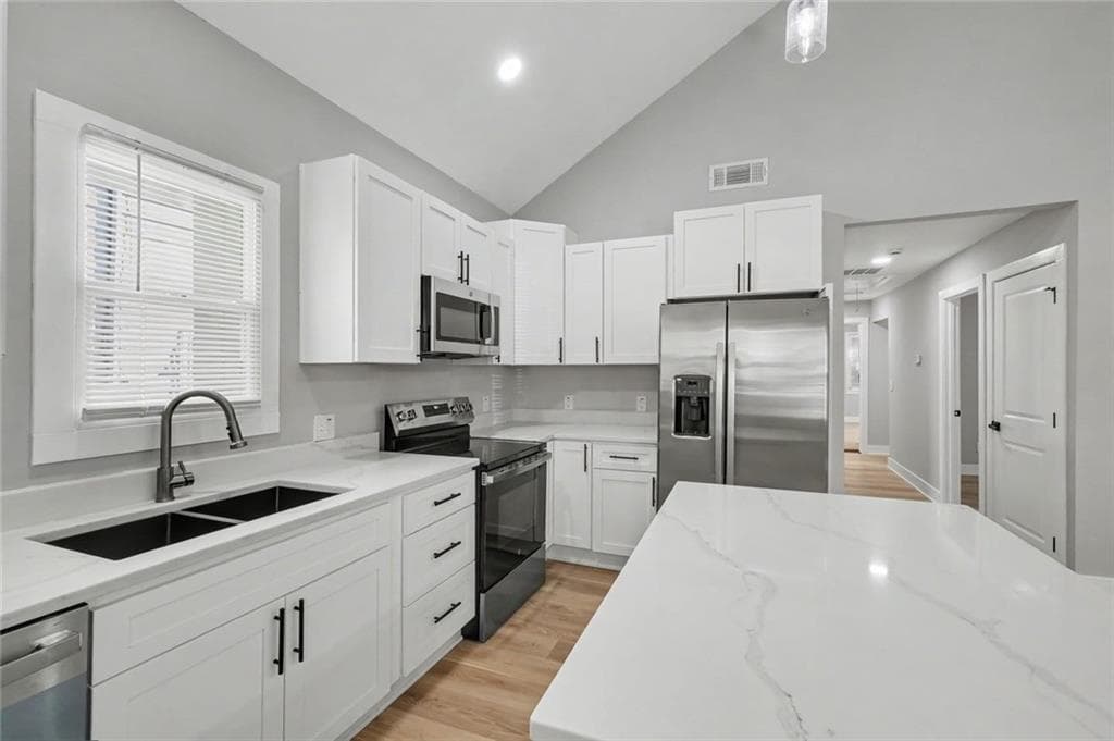 3 bedroom, 2 bathroom, 1,275 sq ft single family residence for sale at 904 Welch Street SW, Atlanta, GA 30310 — photo 5