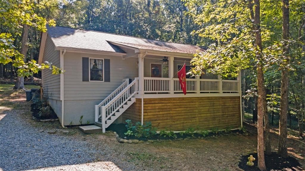 3 bedroom, 2 bathroom, 1,560 sq ft single family residence under contract at 29 Chase Trail, Dawsonville, GA 30534