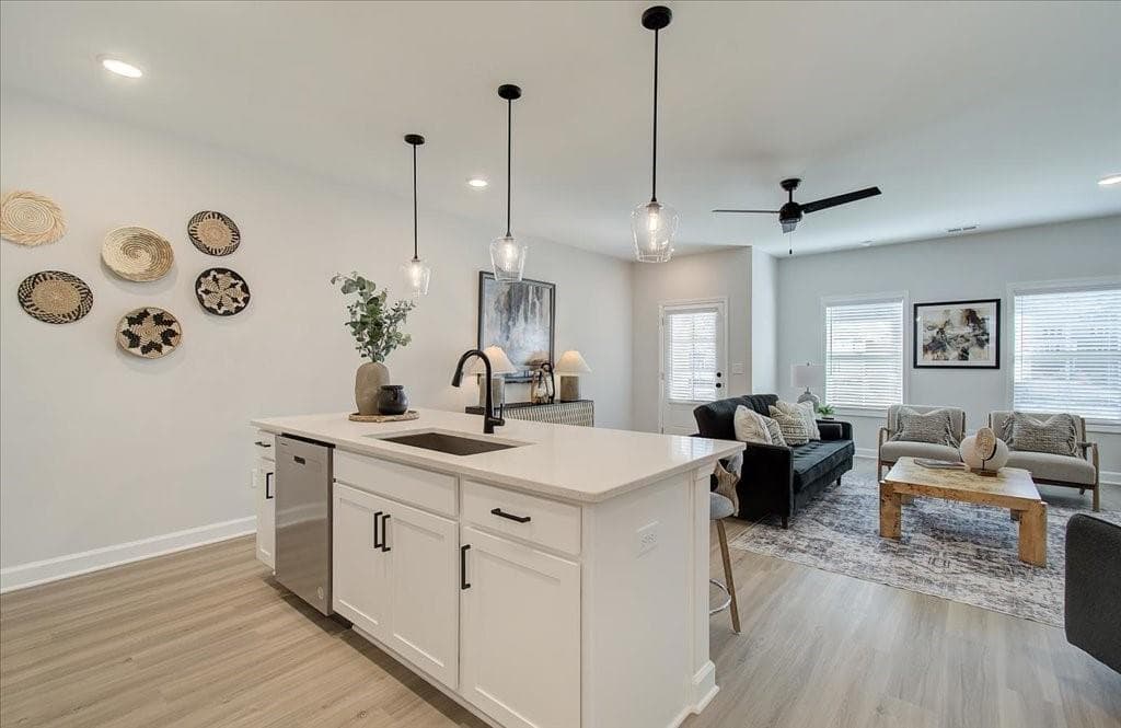 3 bedroom, 3 bathroom, 1,615 sq ft townhouse for sale at 1931 Kinnard Alley, Kennesaw, GA 30144 — photo 9