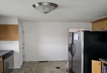 3 bedroom, 2 bathroom, 1,420 sq ft single family residence under contract at 1504 Rockview Circle, Weaver, AL 36277 — photo 9