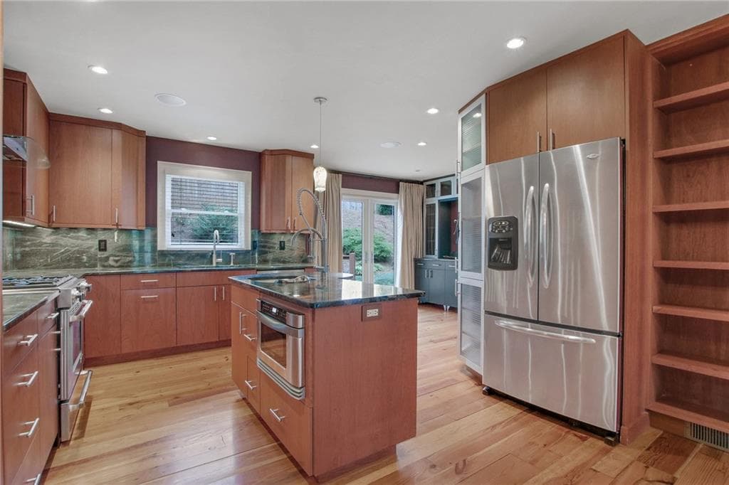 3 bedroom, 3 bathroom, 2,258 sq ft single family residence for sale at 4123 Rivermeade Drive, Lilburn, GA 30047 — photo 9