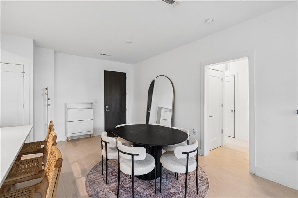2 bedroom, 2 bathroom, 1,282 sq ft condominium for rent at 775 Juniper Street 319, Atlanta, GA 30308 for $4,000 a month — photo 6
