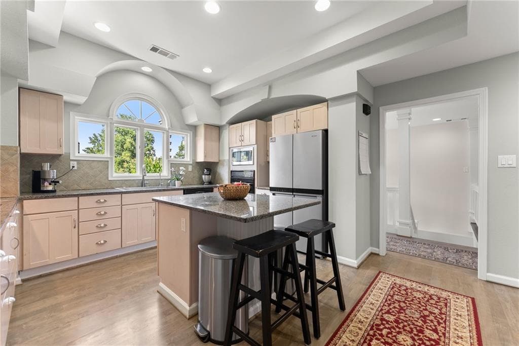4 bedroom, 3 bathroom, 3,528 sq ft single family residence for sale at 9220 Mainsail Drive, Gainesville, GA 30506 — photo 10