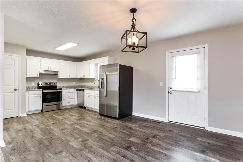 4 bedroom, 2 bathroom, 1,727 sq ft single family residence for rent at 3685 N Melissa Lane, Douglasville, GA 30135 for $1,875 a month — photo 3