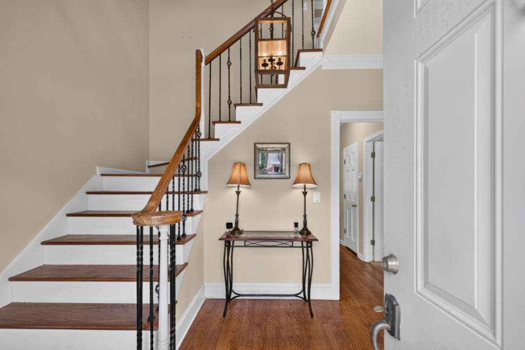 5 bedroom, 3 bathroom, 2,930 sq ft single family residence for sale at 3000 Brookside Run, Snellville, GA 30078 — photo 3