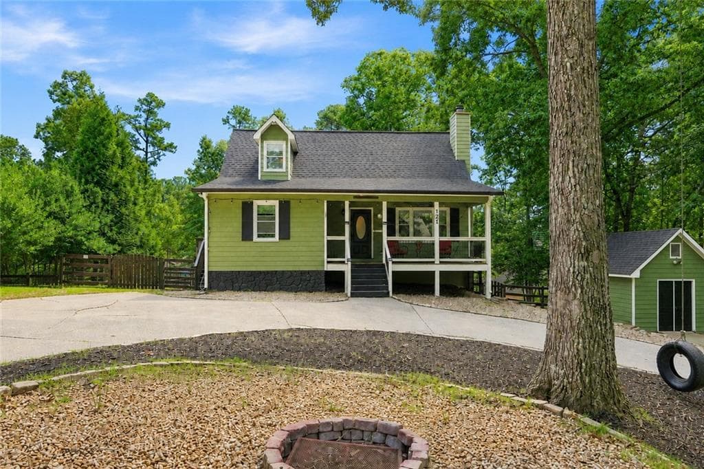 3 bedroom, 3 bathroom, 2,140 sq ft home for sale at 121 Maple Court, Waleska, GA