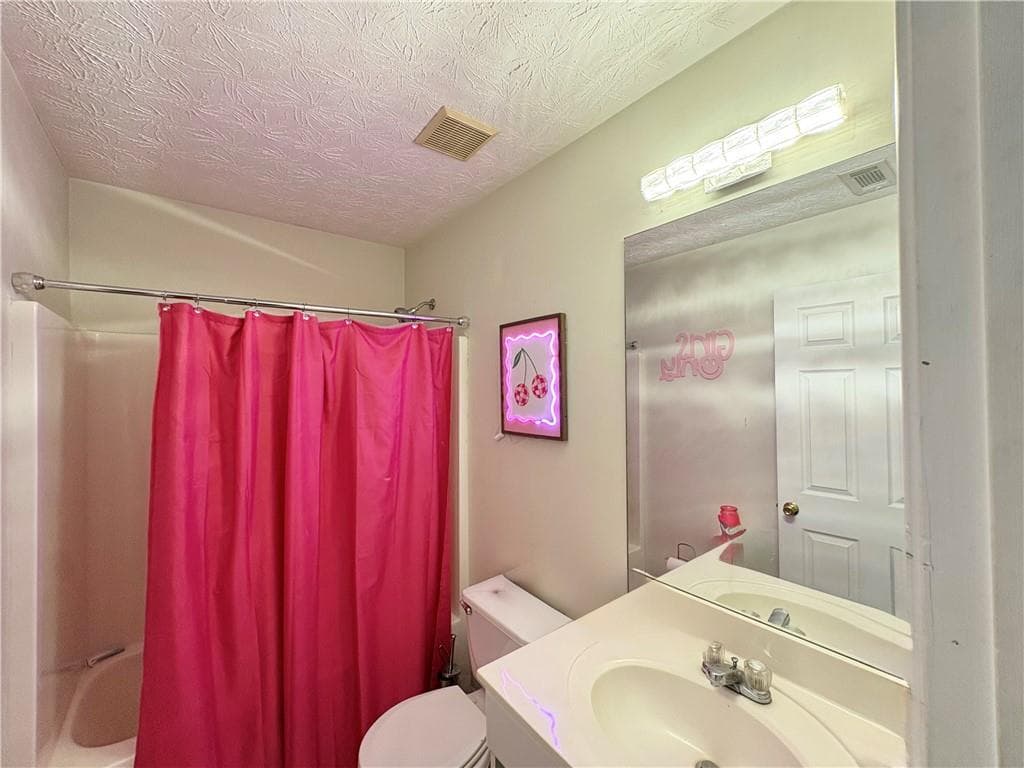 4 bedroom, 3 bathroom, 1,850 sq ft single family residence for sale at 921 Tucker Lane, Loganville, GA 30052 — photo 9