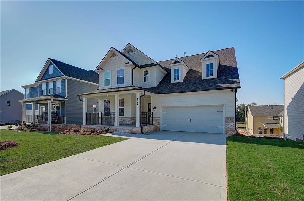 4 bedroom, 3 bathroom, 2,997 sq ft single family residence for sale at 174 Crabbswood Drive, Mcdonough, GA 30253 — photo 2