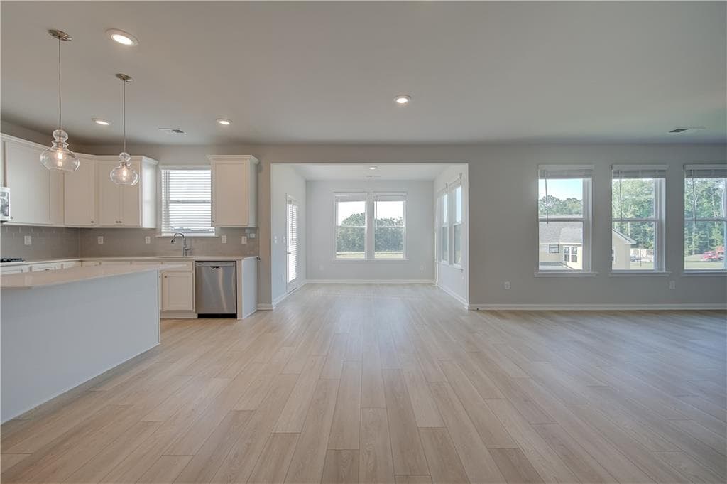 4 bedroom, 3 bathroom, 2,997 sq ft single family residence for sale at 174 Crabbswood Drive, Mcdonough, GA 30253 — photo 8