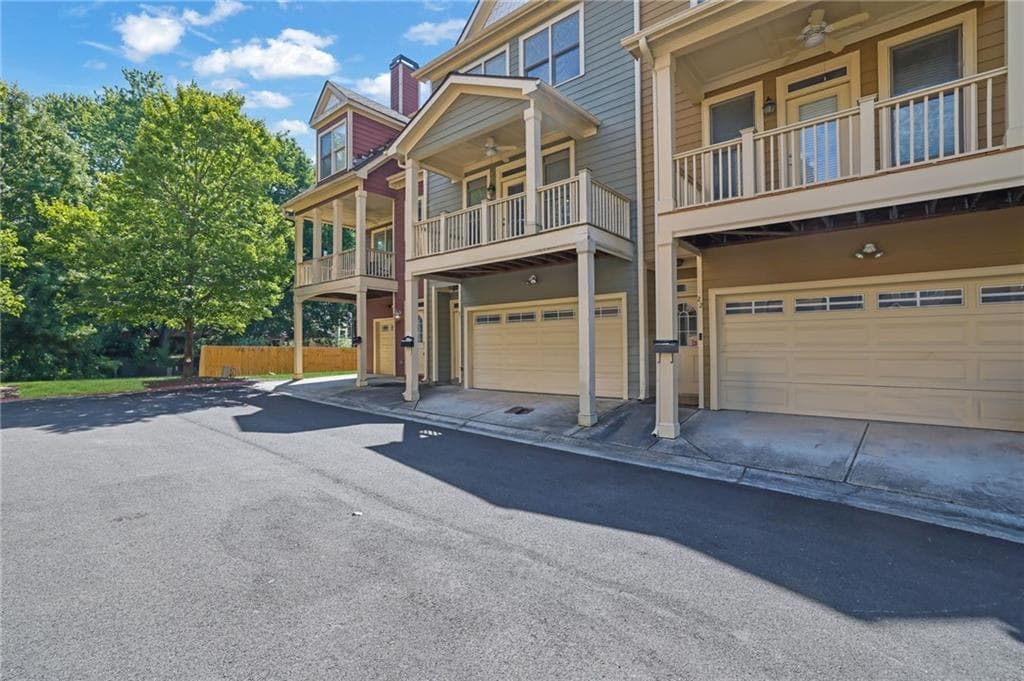 4 bedroom, 4 bathroom, 1,584 sq ft condominium for rent at 1079 Marietta Boulevard 21, Atlanta, GA 30318 for $2,800 a month — photo 2
