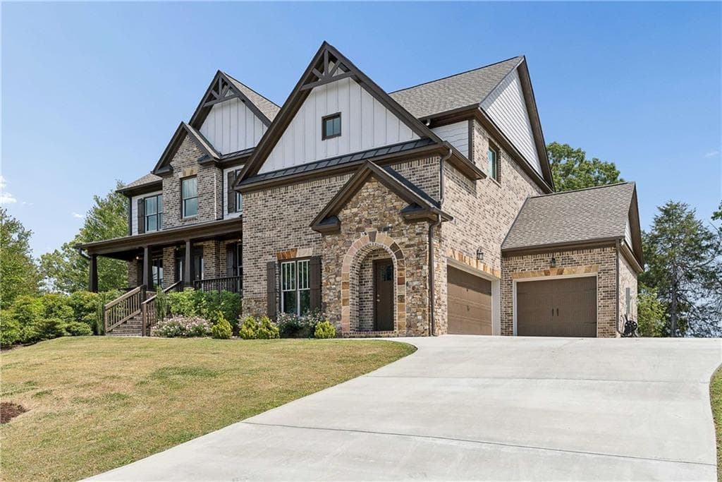 6 bedroom, 5 bathroom, 5,304 sq ft single family residence for sale at 1008 Woodtrace Lane, Auburn, GA 30011 — photo 4