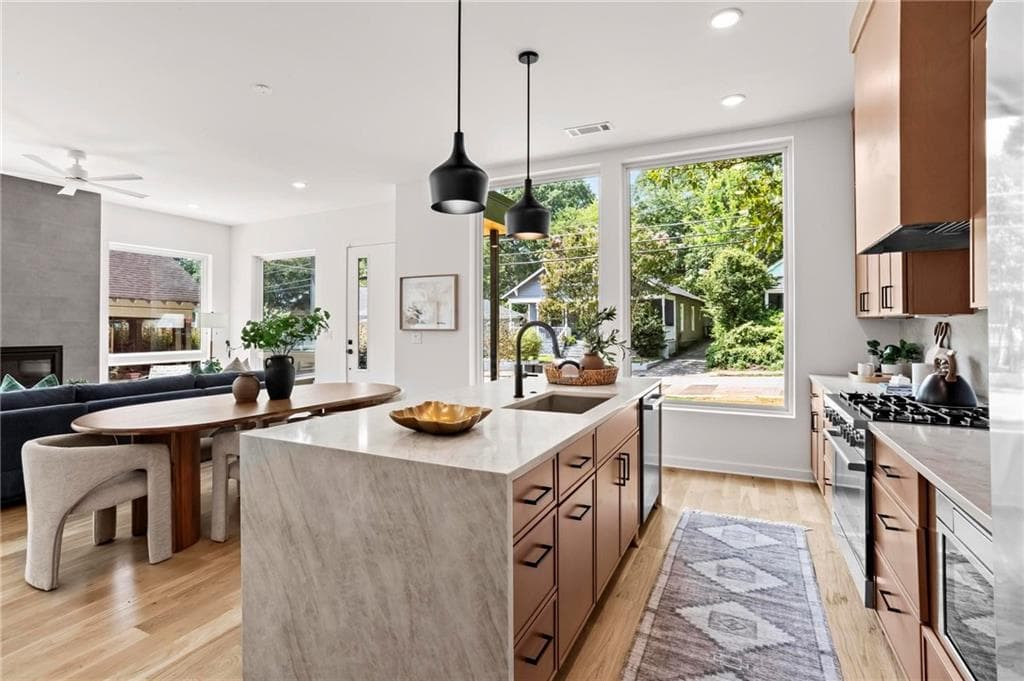 4 bedroom, 4 bathroom, 2,177 sq ft townhouse for sale at 215 Flora Avenue A, Atlanta, GA 30307 — photo 9