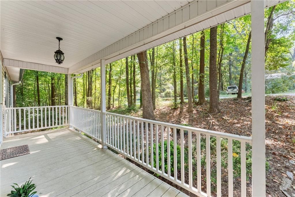 4 bedroom, 2 bathroom, 1,407 sq ft single family residence for sale at 3489 Bell Road, Gainesville, GA 30507 — photo 5