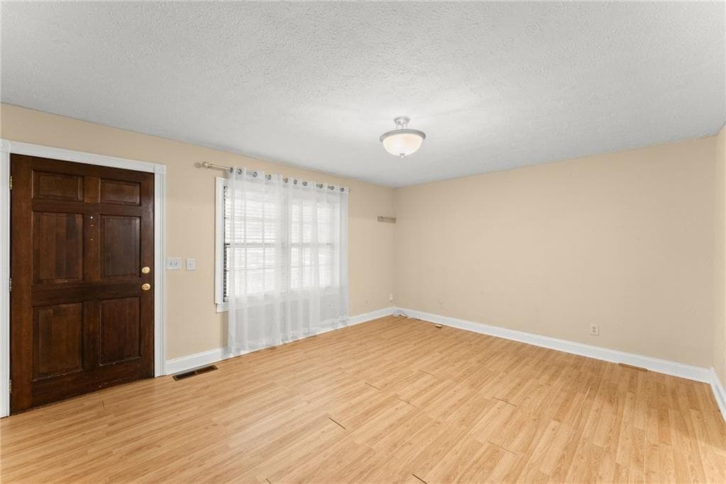 4 bedroom, 2 bathroom, 1,407 sq ft single family residence for sale at 3489 Bell Road, Gainesville, GA 30507 — photo 7