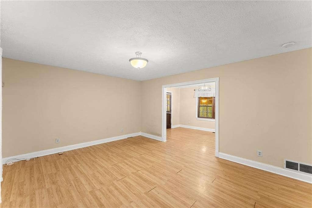 4 bedroom, 2 bathroom, 1,407 sq ft single family residence for sale at 3489 Bell Road, Gainesville, GA 30507 — photo 8