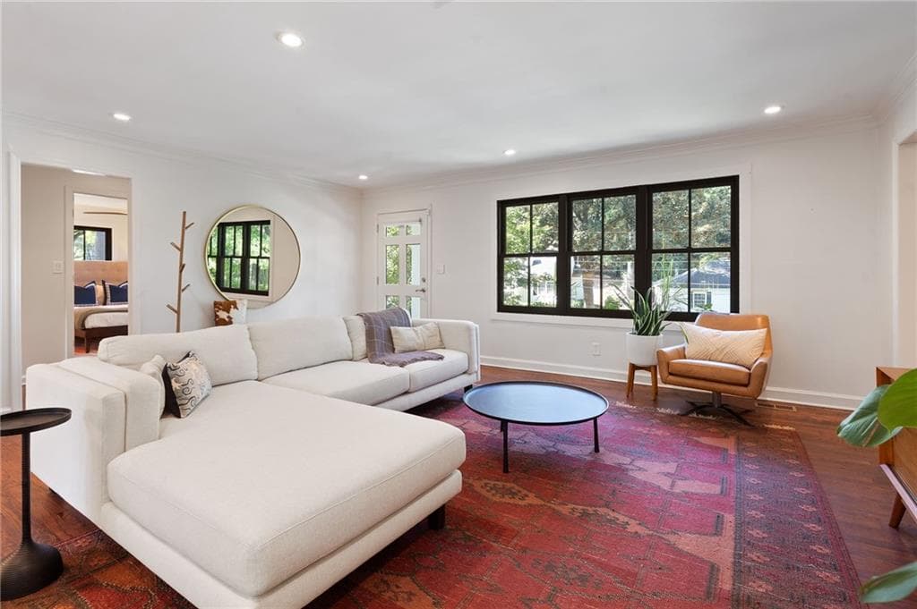 2 bedroom, 1 bathroom, 1,188 sq ft single family residence under contract at 1567 Steele Drive NW, Atlanta, GA 30309 — photo 6