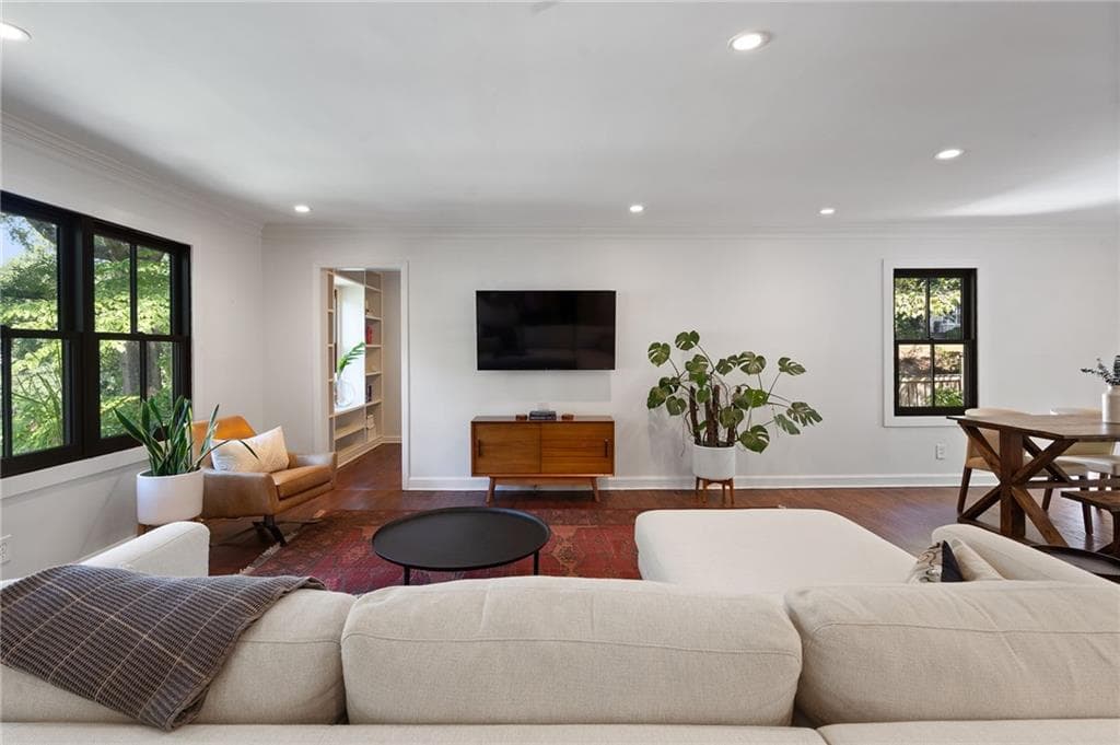 2 bedroom, 1 bathroom, 1,188 sq ft single family residence under contract at 1567 Steele Drive NW, Atlanta, GA 30309 — photo 9