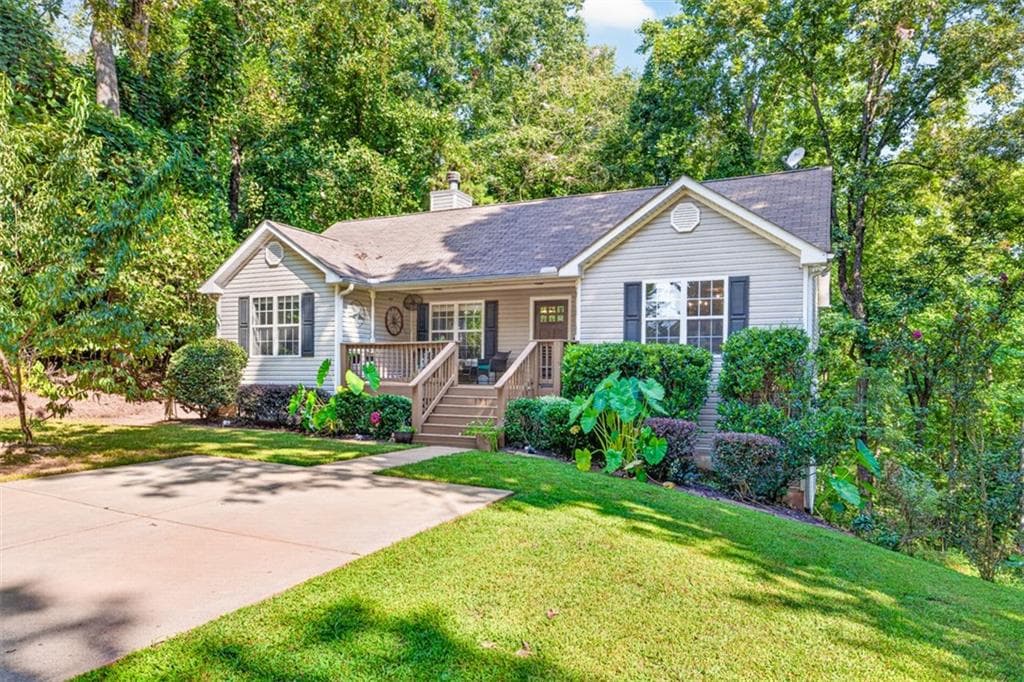 3 bedroom, 3 bathroom, 1,942 sq ft single family residence under contract at 171 Dawson Drive, Dawsonville, GA 30534 — photo 2