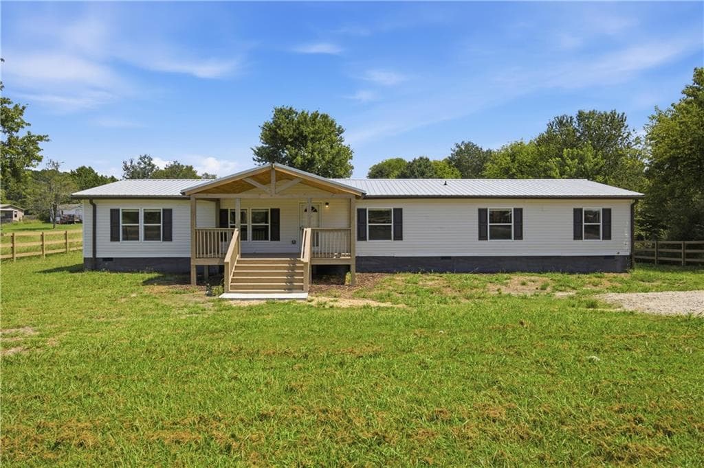 5 bedroom, 3 bathroom, 1,944 sq ft single family residence for sale at 773 Brackett Road, Resaca, GA 30735