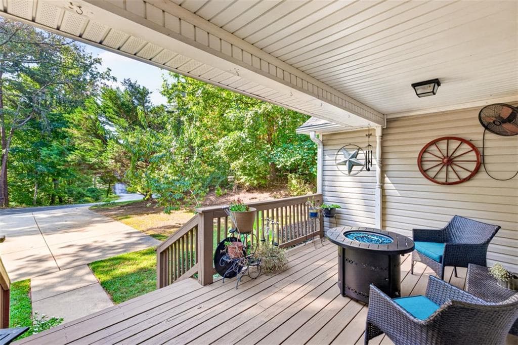 3 bedroom, 3 bathroom, 1,942 sq ft single family residence under contract at 171 Dawson Drive, Dawsonville, GA 30534 — photo 5