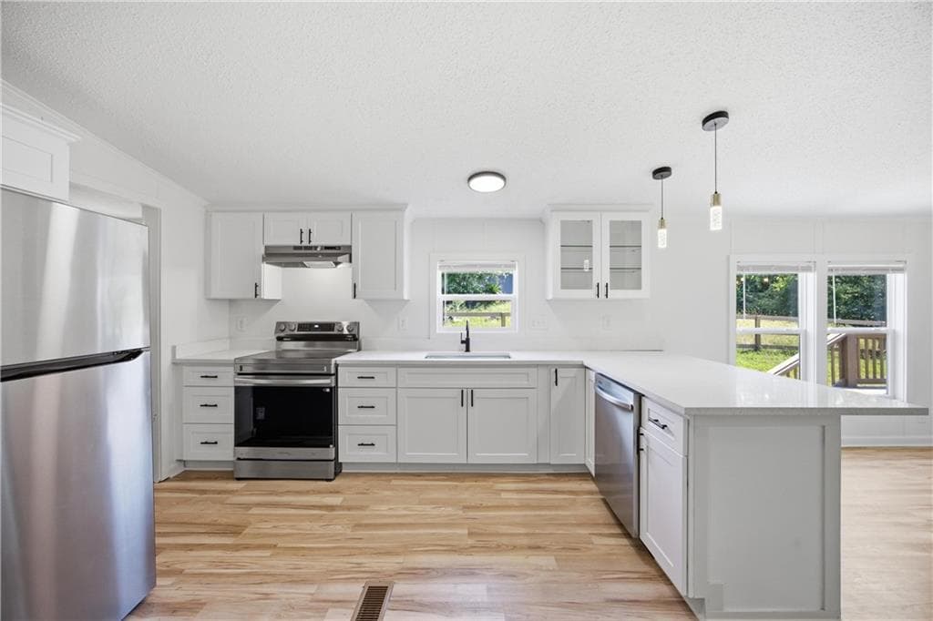 5 bedroom, 3 bathroom, 1,944 sq ft single family residence for sale at 773 Brackett Road, Resaca, GA 30735 — photo 4