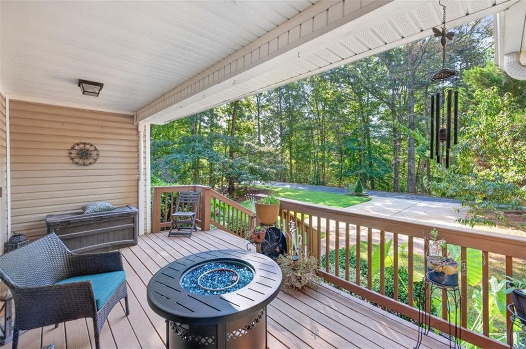 3 bedroom, 3 bathroom, 1,942 sq ft single family residence under contract at 171 Dawson Drive, Dawsonville, GA 30534 — photo 6